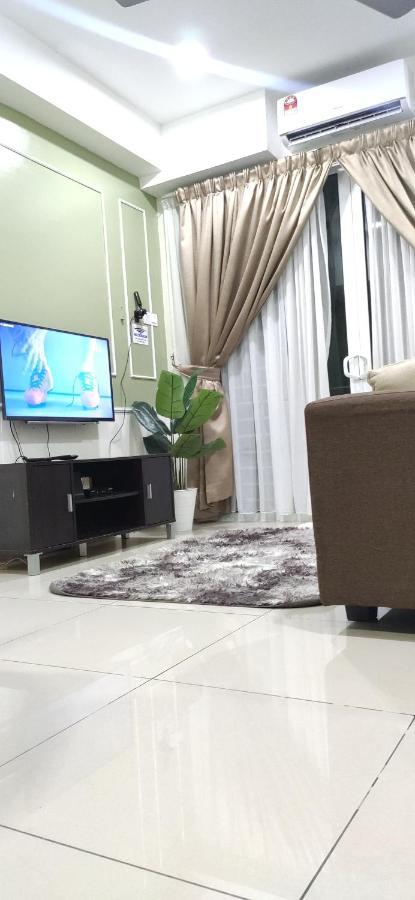 Dperdana -Dinies Pool,Wifi, Centre Of Kota Bharu, 4-5 Pax Apartment Exterior photo