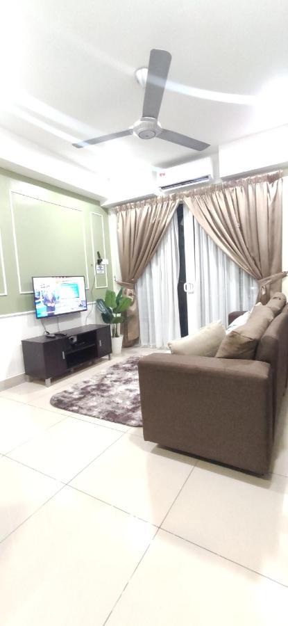 Dperdana -Dinies Pool,Wifi, Centre Of Kota Bharu, 4-5 Pax Apartment Exterior photo