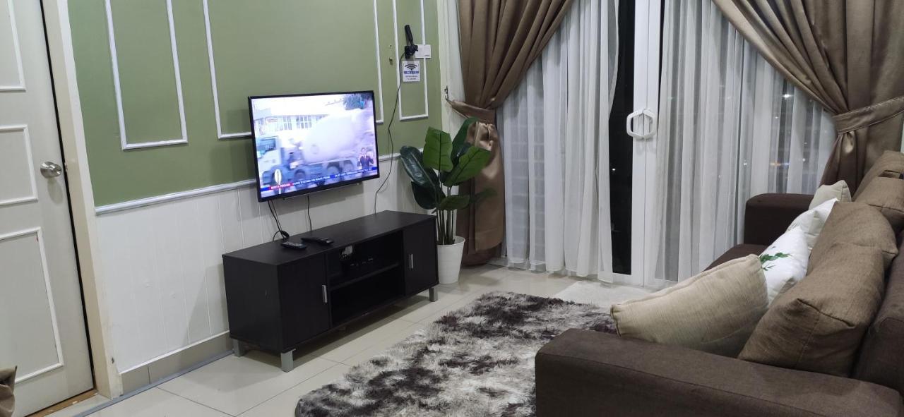 Dperdana -Dinies Pool,Wifi, Centre Of Kota Bharu, 4-5 Pax Apartment Exterior photo