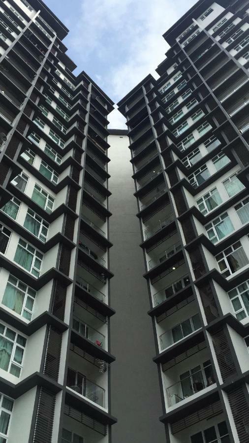 Dperdana -Dinies Pool,Wifi, Centre Of Kota Bharu, 4-5 Pax Apartment Exterior photo
