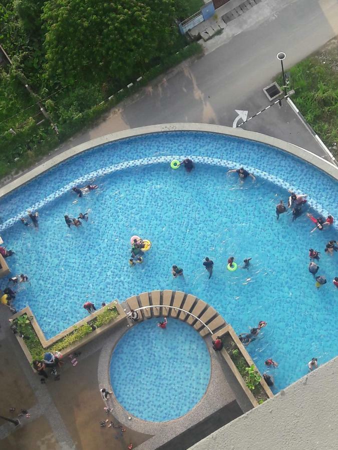 Dperdana -Dinies Pool,Wifi, Centre Of Kota Bharu, 4-5 Pax Apartment Exterior photo